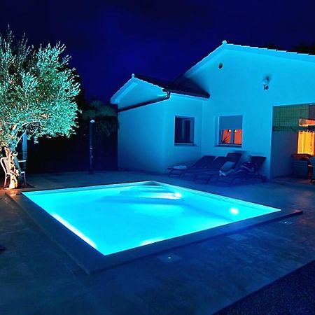 Villa Nevera Omišalj المظهر الخارجي الصورة